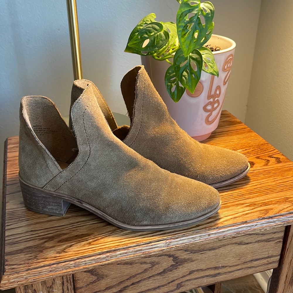 Timeless booties